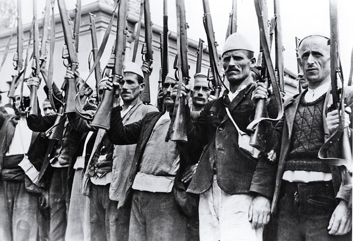 Enfield-Stuff Dispatches First Post Beutewaffen (Captured Weapons)